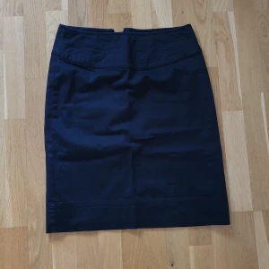 Kjol - Kjol från Vero Moda i storlek 38. Kan fraktas men köparen står för frakten 💗