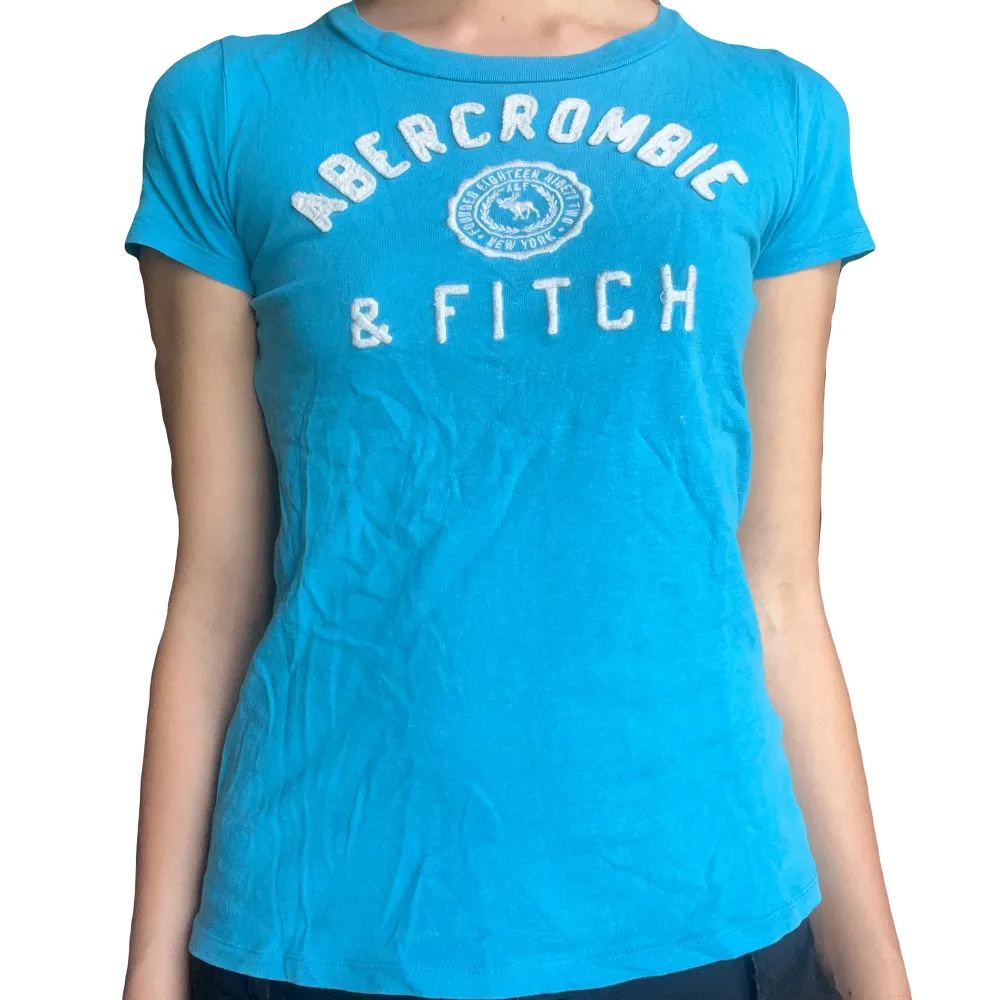 2000’s t-shirt från Abercrombie & Fitch 💙. T-shirts.