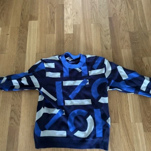 Kenzo tröja  - Andvänd 2 gånger inga fläckar eller hål storlek s 