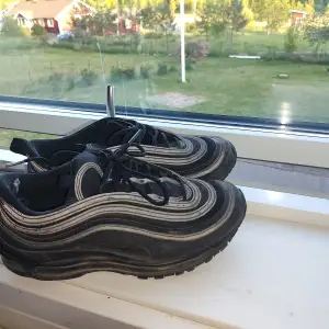 Tjena, säljer nu mina feta Nike air max då stl är för liten. Skick 8/10. 