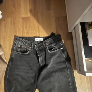 Jeans zara - Mid rise jeans nyskick