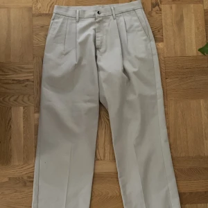 Vida Chinos - Vida Chinos stl 32. Utmärkt skick. Skicka dm vid frågor :)