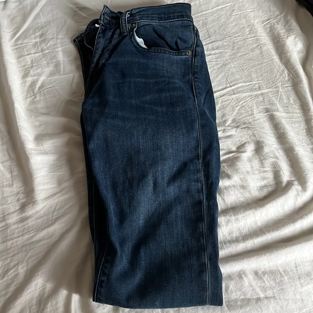 Tja! Säljer dessa Levis jeans som är köpta från plick. Dem var tyvärr för små för mig.. Jeans & Byxor.