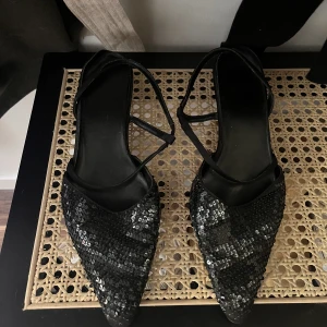 Klackskor - Så snygga klackar lite slitna i sulan men inget som syns när de används, köpta vintage