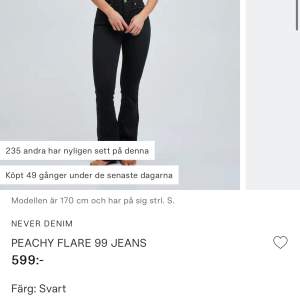Säljer dessa fina jeans i storlek S/31. Använt 1 gång, nypris 599kr mitt pris 300kr.