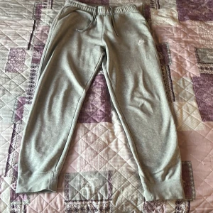 Fina Nike byxor för 300 kr - Väldigt bekväma 