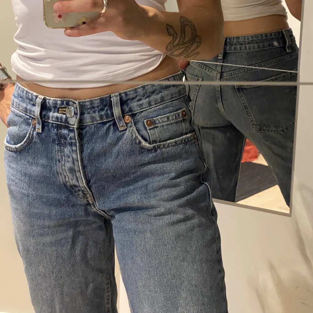 Jeans Straight zara. Jeans & Byxor.