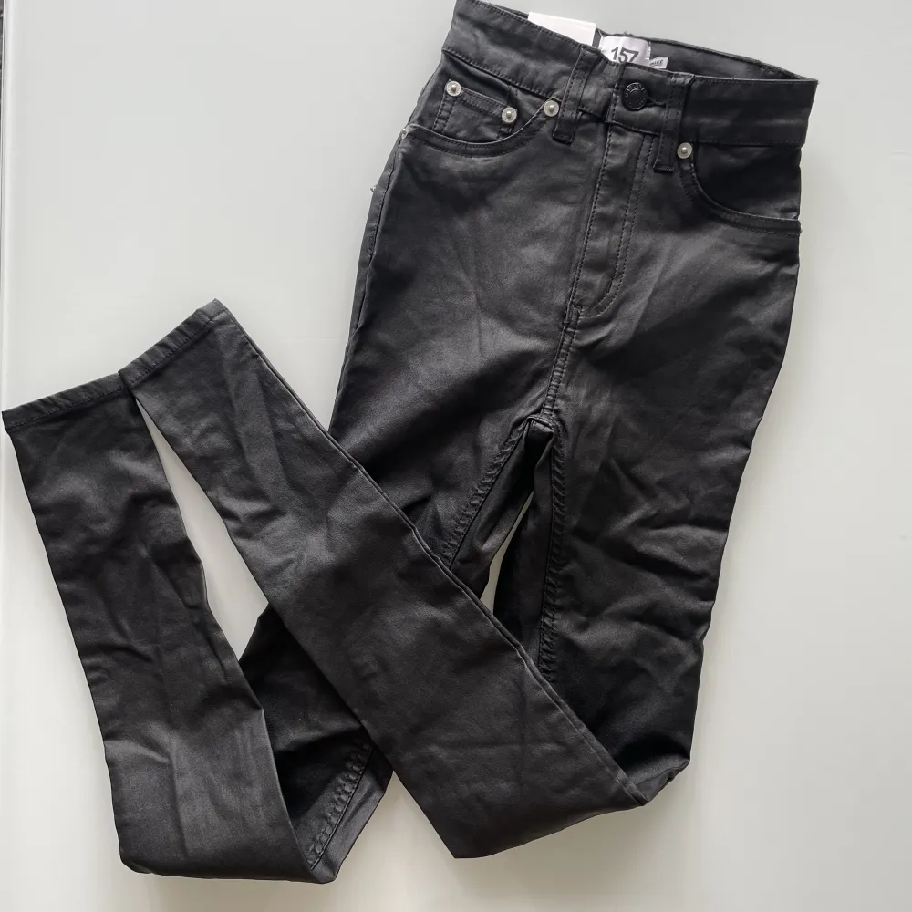 Svarta byxor från Lager 157 i storlek XXS. Endast provade.. Jeans & Byxor.