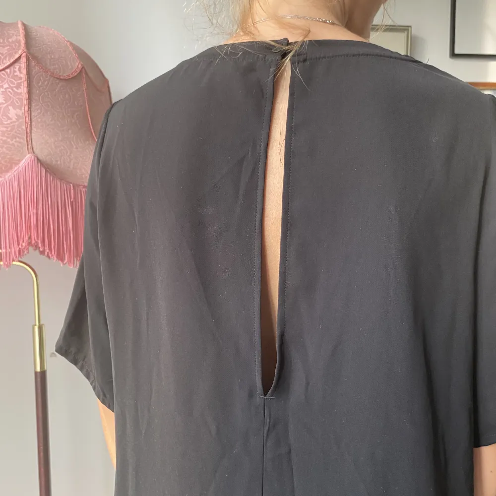 Fin blus från Monki, skönt luftigt tyg. Oversized!. Puserot.