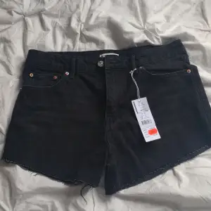 Helt nya jeans shorts från Gina Tricot.