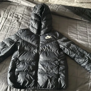 Nike jacka - Nike jacka i strl s