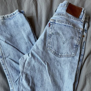 Levis 501 - Levis 501.  W:25, L: 28. Nypris 1099 kr, mitt pris 300 kr + frakt🤍