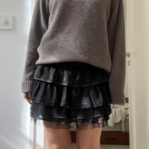 Volangkjol - Såå snygg volangkjol 🖤🖤