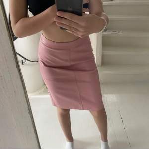 Rosa kjol från Vila storlek S💞
