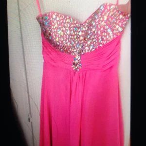 Balklänning - Endast använd en kväll, köpte den för 3000kr