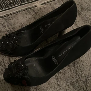 Klackar  - Säljer dessa använda klackar