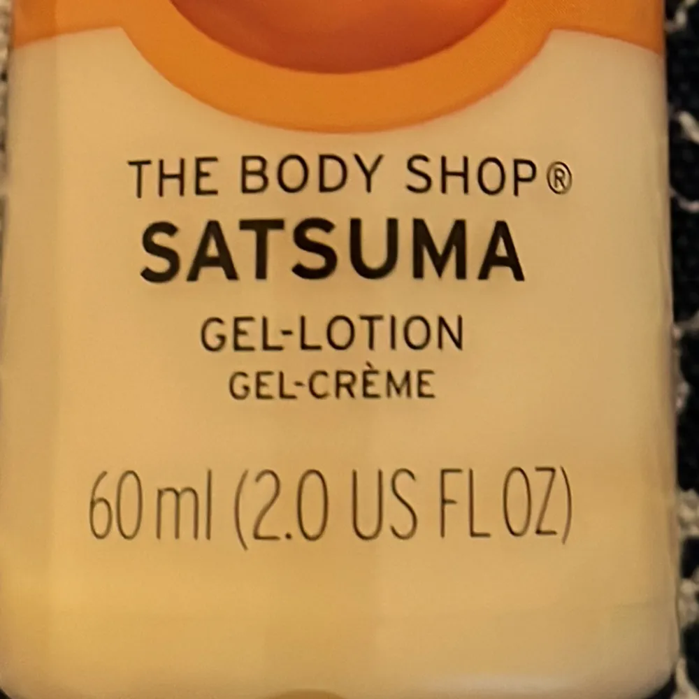 The body shop satsuma gel lotion som är halv full och därför säljs för 12kr. . Accessoarer.