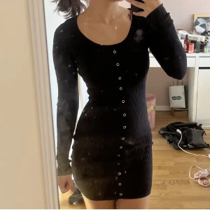 klänning - inte min bild!! svart klänning i storlek xxs 