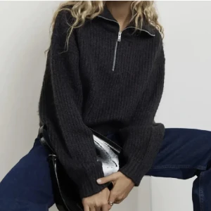 Stickad zip up - Snygg stickad zip up tröja från Gina, bra skick