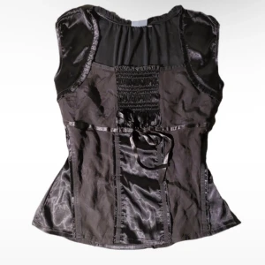 Söt topp  - Aldrig använda (prövad en gång) Den är jättefin men tyvärr för stor för mig. Är typ lite osäker på om den är lila/grå/brun hahah