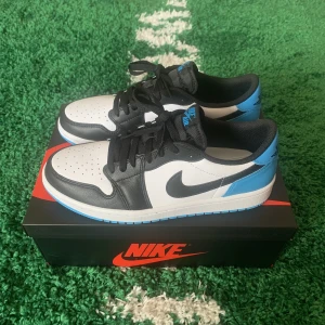 Air jordan 1 retro low OG UNC/powder blue - Size US 10,5W = EU 42,5. Condition brand new. All original + receipt. Please send a message before buying.