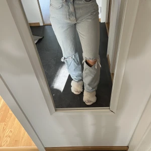 Jeans - Jeans från gina tricot storlek 34, använda en gång tyvärr så toppen skick🌟