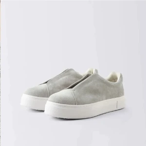 Eytys  - Säljer mina Eytys då jag får skoskav av dem, endast avdvända 4 gånger. Ser helt nya ut då jag endast andvänt dem få gånger💗 är inprincip nya 