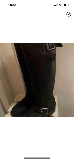 Stövlar  - Stövlar från Urban Project, strl 41. Använt sparsamt. Nypris: 2000kr, säljer för 400kr då jag känner dessa annars bara kommer stå och skräpa😝