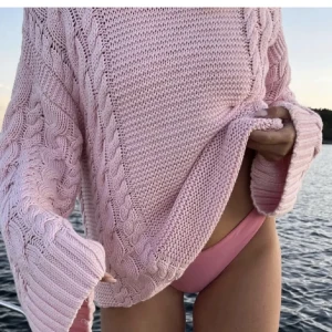 stickad tröja - Jättefin populär stickad tröja från Gina. Använd en gång så som ny! 💞💞Helt slutsåld. 