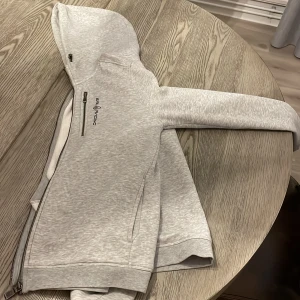 Sailracing kofta grå - Grå Sail racing kofta, bra passform storlek 170cm