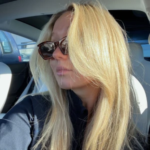 Solglasögon - As snygga solglasögon. Köpt för 699kr för ca 1 år sedan