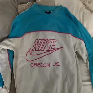 Vintage Nike tröja från 90 talet , budgivning från 300kr