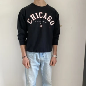 Chicago Sweatshirt  - riktigt tung sweatshirt i riktigt bra skick! vad mer finns att säga? :)