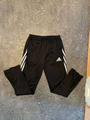 Adidas byxa - Adidas byxa storlek Xs