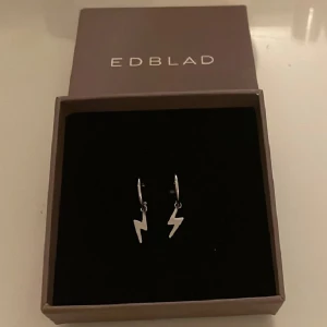 Edblad blixt örhängen  - Fint skick