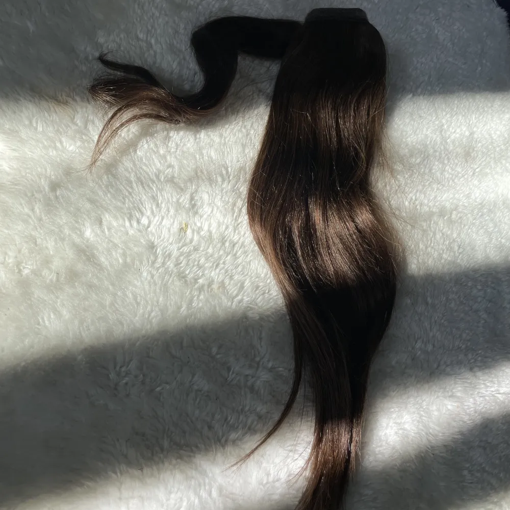 ”Ponytail” Löshårstoffs i äkta hår från Rapunzel of Sweden. Accessoarer.