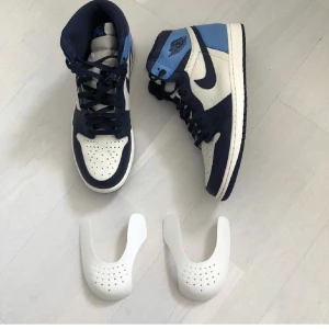 Crease skydd - Säljer crese skydd som hjälper dig att skydda dina skor från att creasa sig. Säljer i två storlekar S (35-39) och L (40-46). Jag fraktar även för 20 kr 