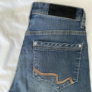 Blåa jeans från Tray - Säljer dessa jeans då de är något för korta för mig som är 173 cm lång❤️