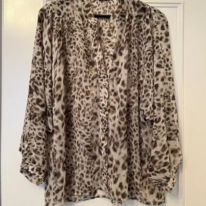Leopardmönstrad blus - Jättefin blus från zara🤎