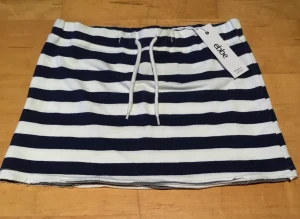 Kjol - HELTTT NYYY KJOL😍, ALDRIG ANVÄND🔥❤️.  Ord pris 349 kr