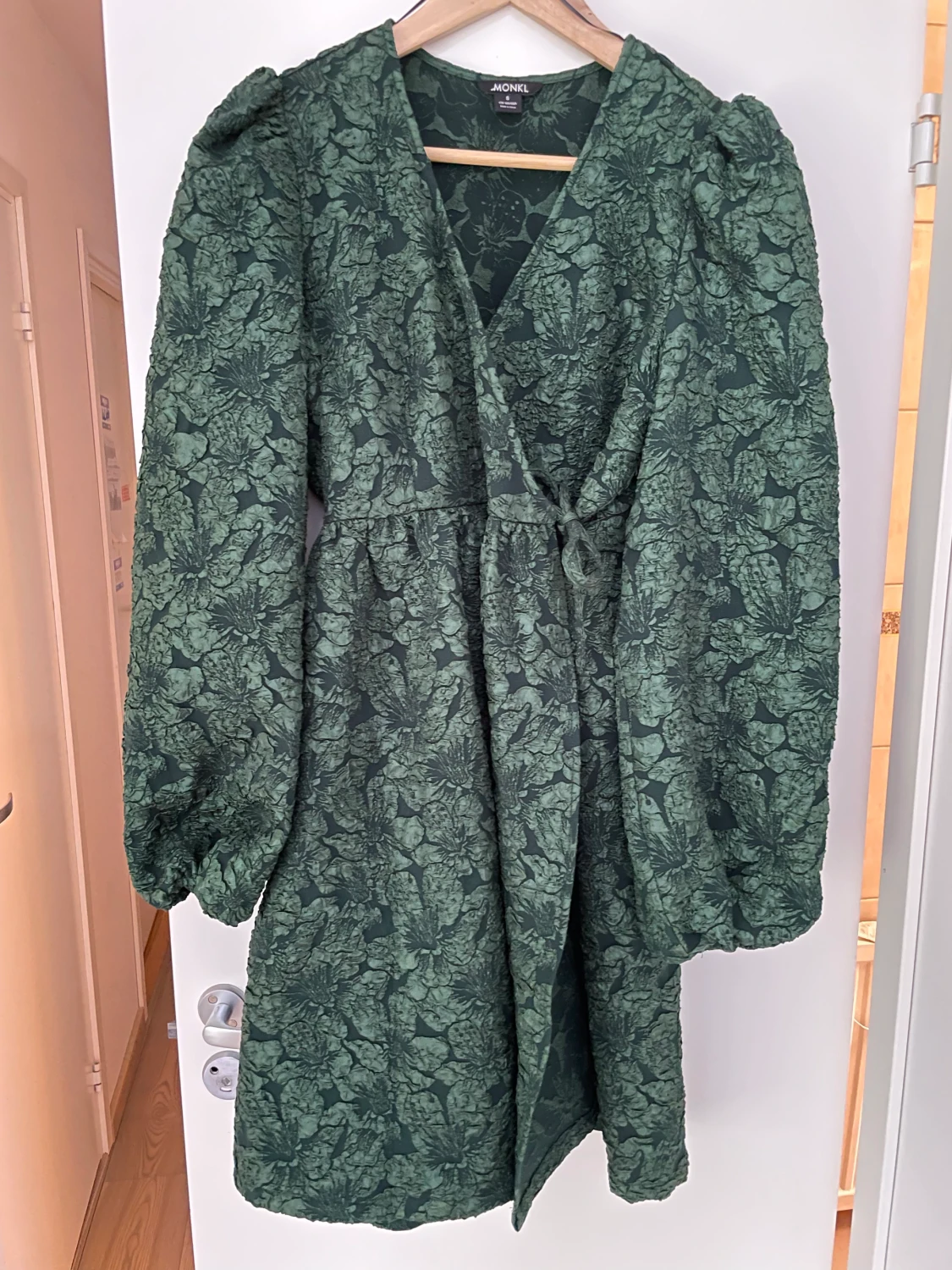 Monki klänning strl S NY