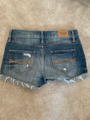 Shorts - Söta shorts som passar perfekt nu till sommaren. Tycker inte de passar mig så säljer dem nu.