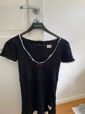 Odd molly topp - Svart odd molly topp i storlek S, i fint skick