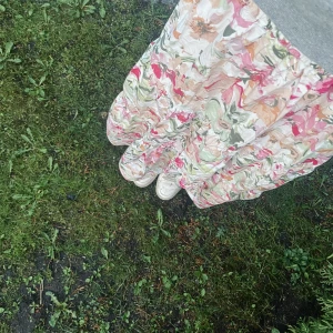 Långkjol  - Säljer min somriga långkjol då den inte kommer till användning alls. Så fin till midsommar! 