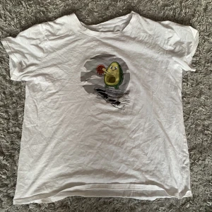 T-shirt - Jättegullig t-shirt från shein, oversized 