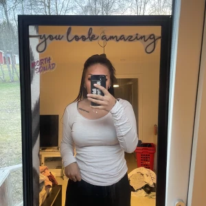 Basic  - Basic trlja ifrån lager 157