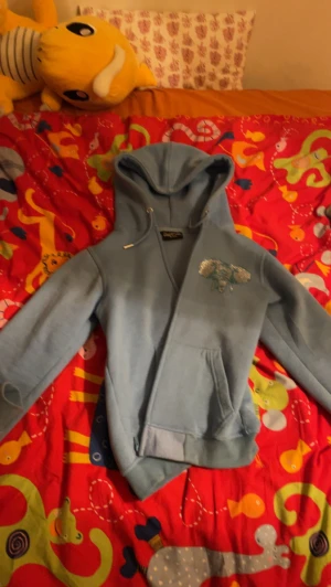 Zip Hoodie  - Säljer rhinestone zip Hoodie storlek S. Pris kan diskuteras 