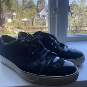 Lanvin - Snygga lantvins som jag nu säljer till ett bra pris. Köpta på Nk för ca 4000kr. Skriv för mer frågor!