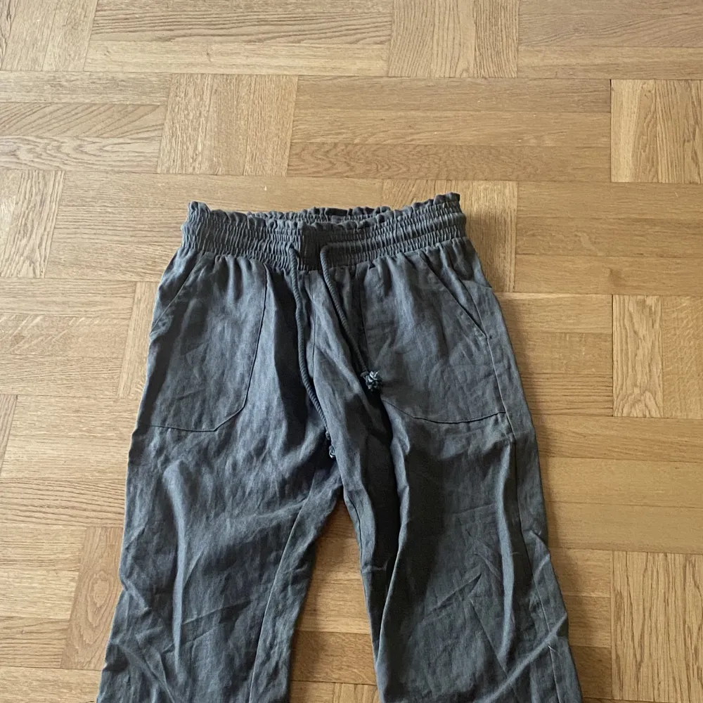 Lågmidjade linnebyxor ifrån skagen clothing aldrig använt . Jeans & Byxor.