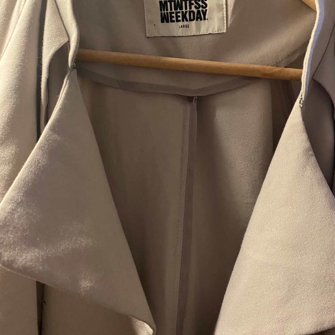 Weekday trenchcoat - 90